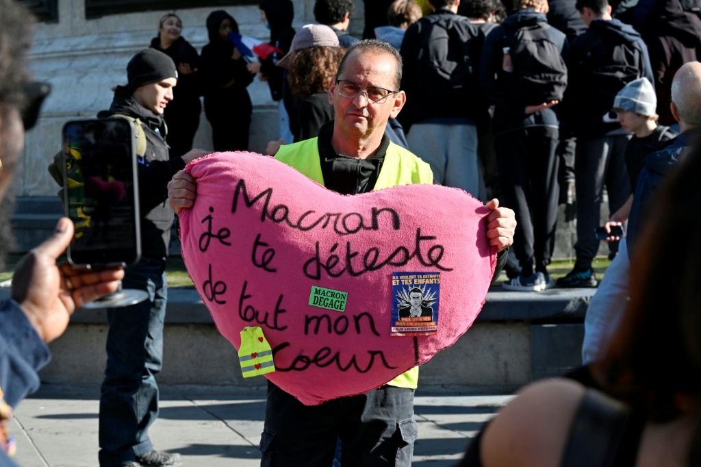 'Macron, I hate you with all my heart': A Yellow Vest protester in Paris — Matthieu RONDEL / AFP