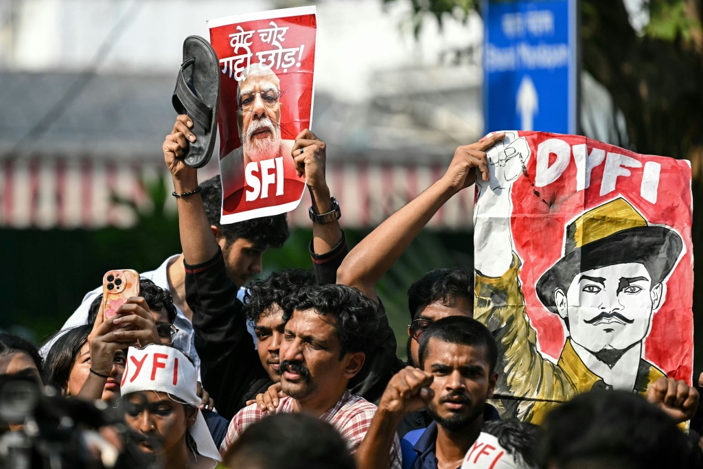 Protesters accuse India's election commission of manipulating rolls to benefit to ruling party — Arun SANKAR / AFP