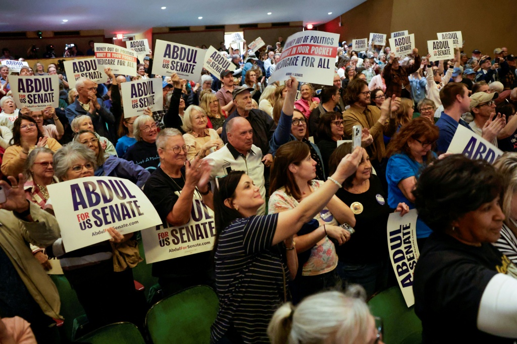The Democratic candidate for an all-important US Senate seat managed to draw a crowd of more than 1,000 at a recent campaign event in Port Huron — JEFF KOWALSKY / AFP