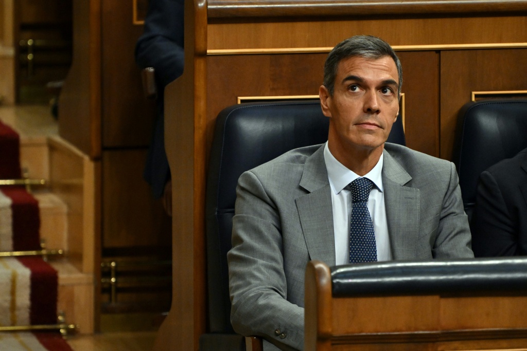 Spain PM to make public address after housing measures rejected: office