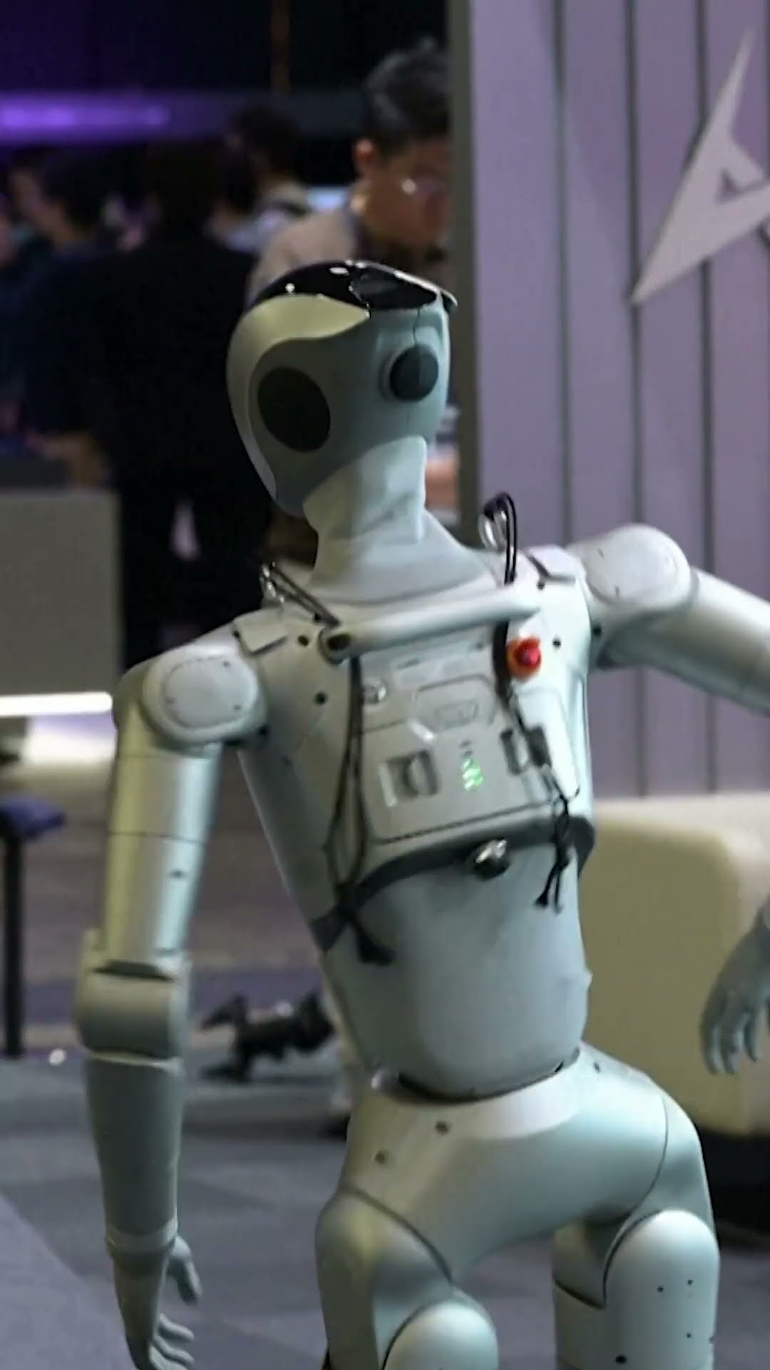 Robots dance the “Macarena” at Japan tech expo | AFP