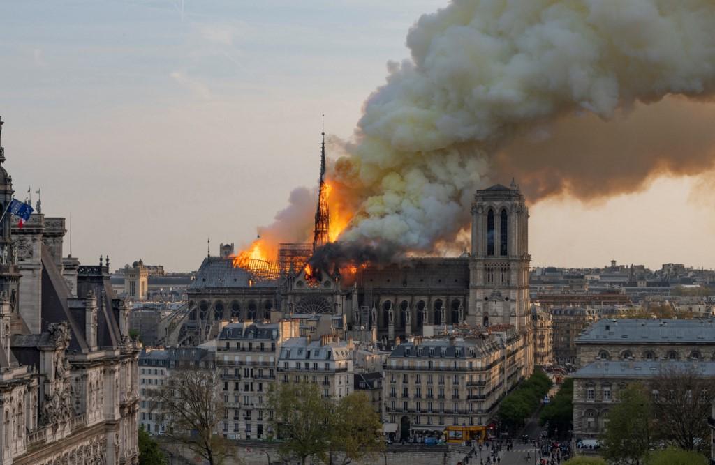 notre-dame-incendie-video