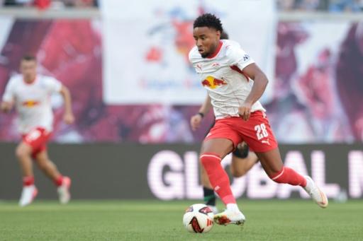 Bundesliga brings the band back together in Premier League's shadow