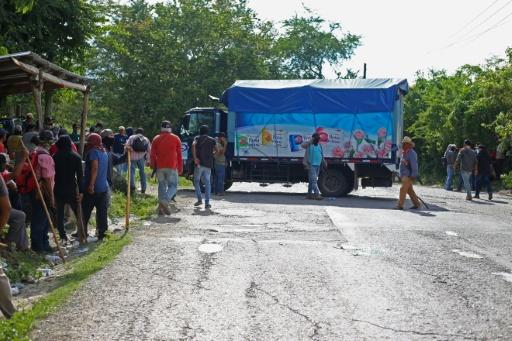 Unos manifestantes controlan un bloqueo de carretera en la municipalidad de Quechultenango, en México, el 17 de septiembre de 2026 — Eduardo Guerrero / AFP