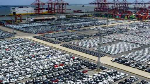 Des voitures destinées à l'exportation au port de Suzhou, dans la province du Jiangsu, le 9 septembre 2026 dans l'est de la Chine — - / AFP