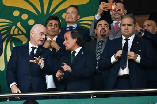 FIFA acusa a UEFA de tramar una "campaña de desprestigio"