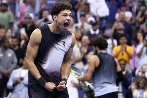 US Open: Shelton bat Alcaraz au bout du match le plus tardif à New York