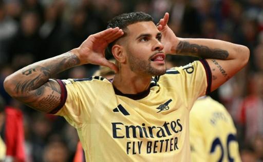 Com gol de Bruno Guimarães, Arsenal vence Sunderland e mantém início perfeito no Inglês