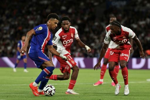 PSG still winless in Ligue 1 as Monaco go top