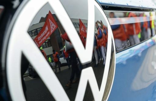 Aufsichtsrat von Volkswagen stimmt Sanierungsplan zu - Massiver Stellenabbau