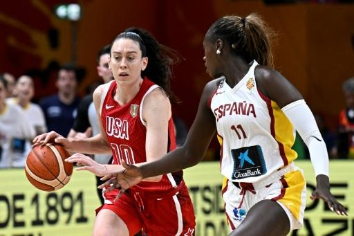 Breanna Stewart led the US with 16 points in their semi-final win over Spain at the women's basketball World Cup — Tobias SCHWARZ / AFP