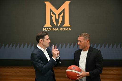 Totti turns down Italy and Roma to join basketball club