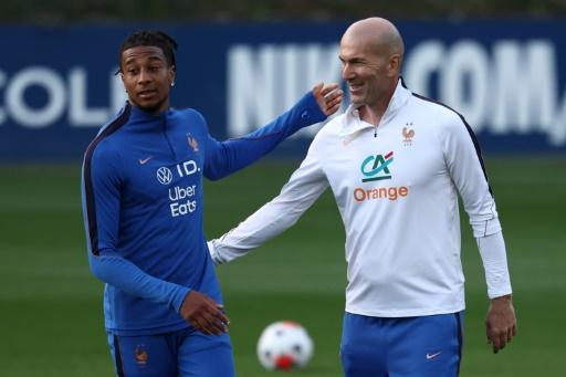 Zidane dirige su primer entrenamiento con la selección francesa