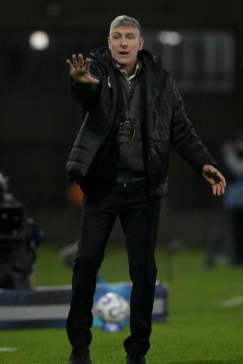 El técnico de Platense de Argentina, Martín Palermo, en el partido de ida de octavos de final de la Copa Libertadores contra Coquimbo de Chile en el estadio Vicente López, en la provincia de Buenos Aires, el 12 de agosto de 2026 — Juan Mabromata / AFP