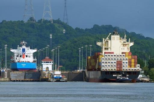 Canal de Panamá inicia reducción de tránsito de buques afectado por El Niño
