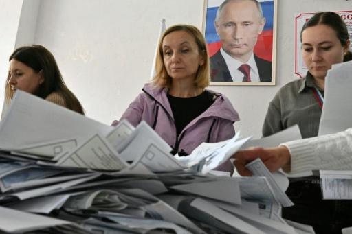 Législatives en Russie: le parti de Poutine remporte un nombre record de sièges