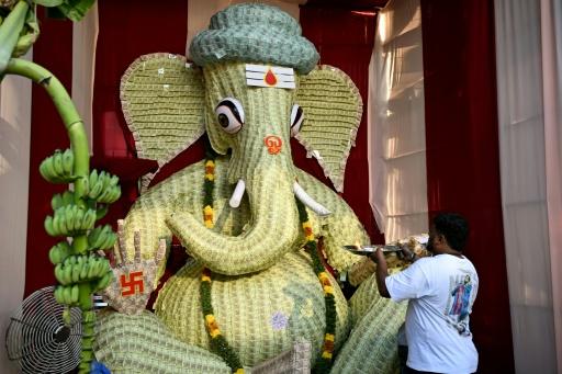 Ganesha con billetes de rupia (la moneda india) con motivo del festival Ganesh Chaturthi, el 14 de septiembre de 2026 en Chennai, al sur de la India