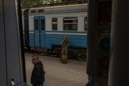 Russland greift Bahnstrecken in der Ukraine an - Zug nach Polen getroffen