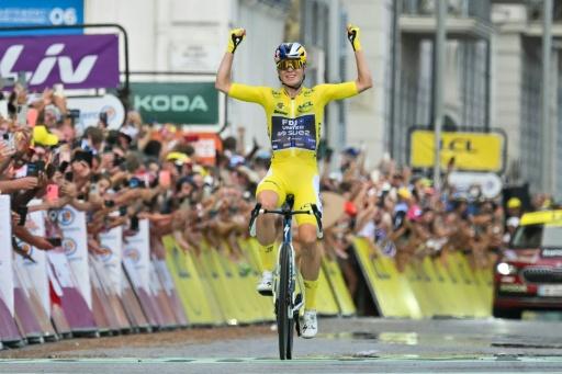 Demi Vollering remporte le Tour de France 2026, le 9 août à Nice — NICOLAS TUCAT / AFP