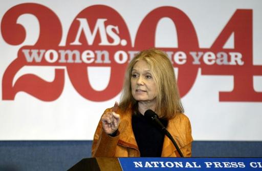 Gloria Steinem, le 6 décembre 2004, lors d'un discours à Washington, Etats-Unis — Paul J. RICHARDS / AFP