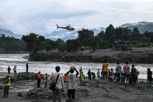 Nepal tunnel rescue revives hopes 10 days after flood