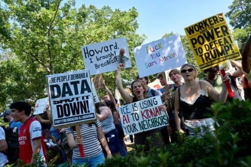 Des manifestants protestents à proximité d'une réunion du G20 à Chapel Hill, en Caroline du Nord — Matt RAMEY / AFP
