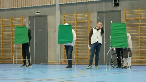 Suécia vota em eleições acirradas com extrema direita em busca do governo