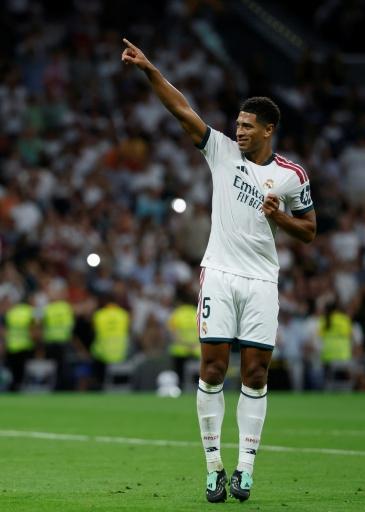 El centrocampista del Real Madrid Jude Bellingham celebra tras marcar un gol en la victoria 4-1 sobre el Rayo Vallecano en la 5ª fecha de LaLiga el 12 de septiembre de 2026 en el estadio Santiago Bernabéu — Oscar Del Pozo / AFP