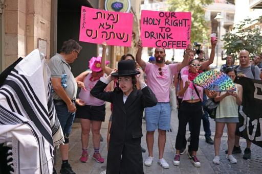 Un café de Jerusalén acepta cerrar por el sabbat tras tensión con ultraortodoxos