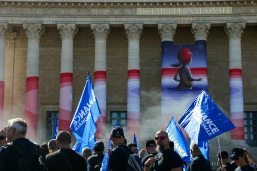 Manifestation de policiers devant l'Assemblée nationale à Paris, le 15 septembre 2026 — Thomas SAMSON / AFP