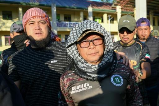 Abdullah Makapaar, ancien commandant du Moro Islamic Liberation Front (MILF) connu sous le nom de guerre de Commander Bravo, après son vote dans un bureau de vote à Marawi, le 14 septembre 2026, aux Philippines — Ted ALJIBE / AFP