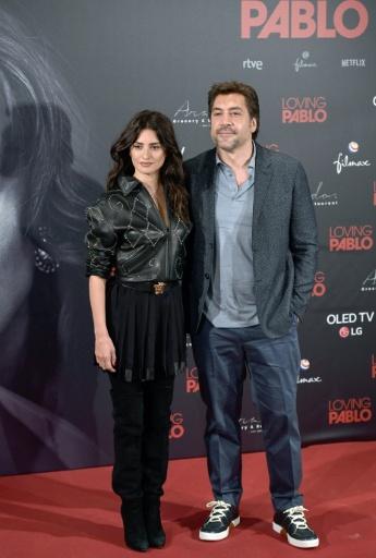 Javier Bardem y Penélope Cruz en la presentación de "Loving Pablo" en Madrid, el 6 de marzo de 2018 — OSCAR DEL POZO / AFP