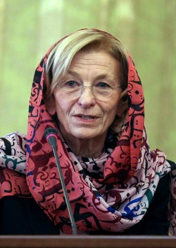 La entonces ministra de Exteriores italiana, Emma Bonino, habla durante una rueda de prensa el 22 de diciembre de 2013 en Teherán, en una inhabitual visita de un alto cargo europeo a Irán — Atta Kenare / AFP