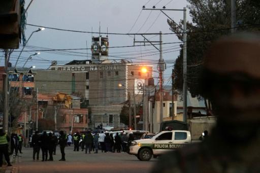 Explosões em instalação militar deixam dois mortos e 81 feridos na Bolívia