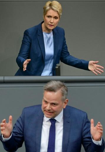 La socialdemócrata Manuela Schwesig, ministra-presidenta de Mecklemburgo-Pomerania Occidental, libra una reñida batalla electoral con el candidato de la ultraderechista AfD, Leif-Erik Holm — Tobias SCHWARZ, Odd ANDERSEN / AFP