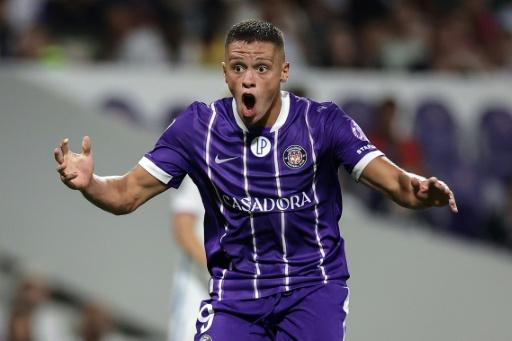 L'attaquant de Toulouse Santiago Hidalgo durant le match perdu à domicile contre Lille comptant pour la 3e journée de Ligue 1, le 3 septembre 2026 à Toulouse — Valentine CHAPUIS / AFP