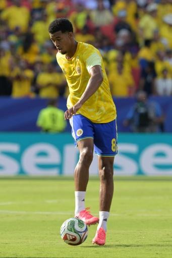 El jugador Anthony Valencia controla el balón en el calentamiento del partido de la selección de Ecuador ante Curazao en el Mundial de Fútbol, en Kansas City (Misuri, Estados Unidos), el 20 de junio de 2026 — Juan Mabromata / AFP