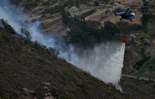 Controlan en un 75% incendio que afecta una joya turística en Colombia