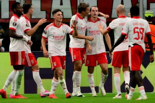 يوروبا ليغ: بنفيكا يُسقط ميلان وليون يتخطّى أندرلخت