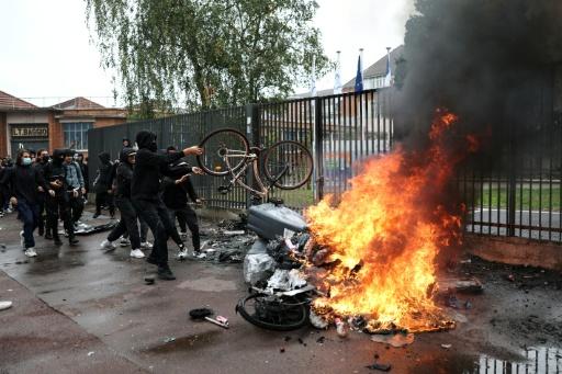 There were 40 arrests on Tuesday and 10 people -- students and staff -- were wounded — Sameer AL-DOUMY / AFP