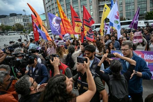 Weitere Festnahmen bei Protest gegen Razzien bei türkischen LGBTQ-Aktivisten