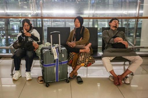 Indonesiens wichtigster Flughafen nach Vulkanausbruch wegen Aschewolke gesperrt