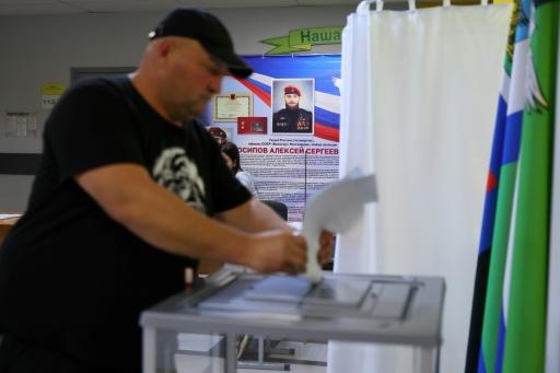 Russians vote on last day of parliamentary elections