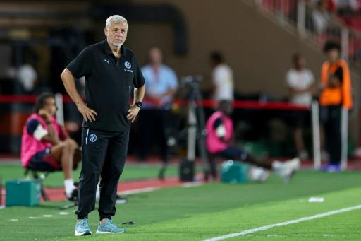 Bruno Genesio à Monaco le 30 août 2026 dans le stade Louis II de la Principauté — Valery HACHE / AFP