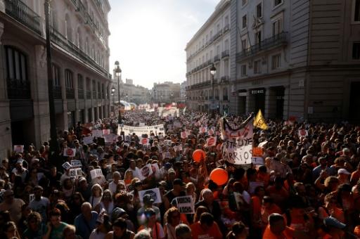 Thousands march in Madrid over eviction of 87-year-old woman