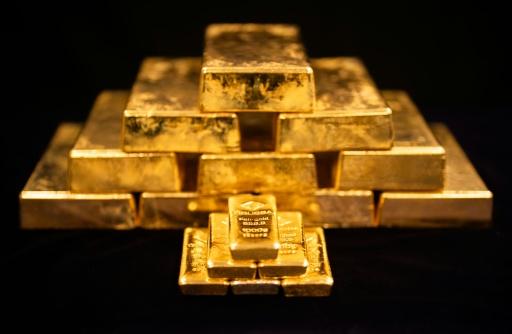 هولندا تعيد توزيع احتياطياتها من الذهب وتنقل 86 طنا إلى بريطانيا