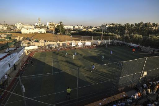 Vista general del estadio en el que se disputó el partido inaugural de la "Copa de los Mil Mártires" entre los equipos del Shabab Rafah y el Kadamat Rafah, en Deir al-Balah, en la Franja de Gaza, el 4 de septiembre de 2026 — EYAD BABA / AFP