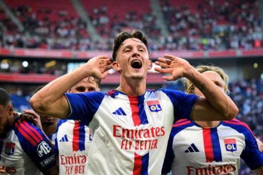 Ligue 1: vainqueur d'Auxerre, Lyon déjà aux avant-postes