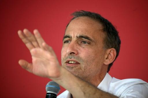 Traité de "stagiaire", Glucksmann renvoie Royal à des postes "quémandés"