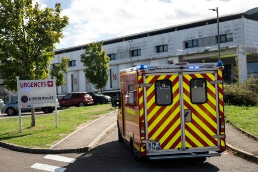Fourty-four people were injured when a train came off the rails — Guillaume SALIGOT / AFP